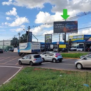 021 - Rua Joaquim Murtinho rotatória com a av Zahran (LA veiculos)